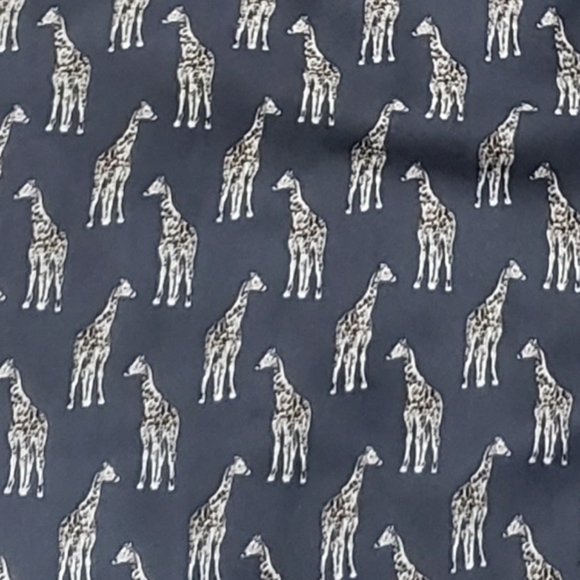 H&M Giraffe V Neck Loose Fit Giraffe Print Top - Picture 3 of 3